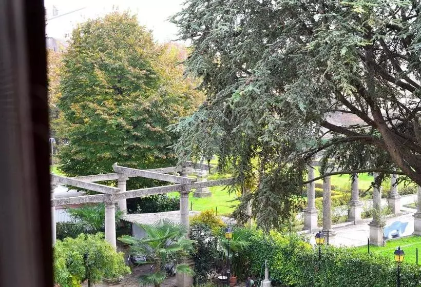 Hotelli Albergo Minuetto