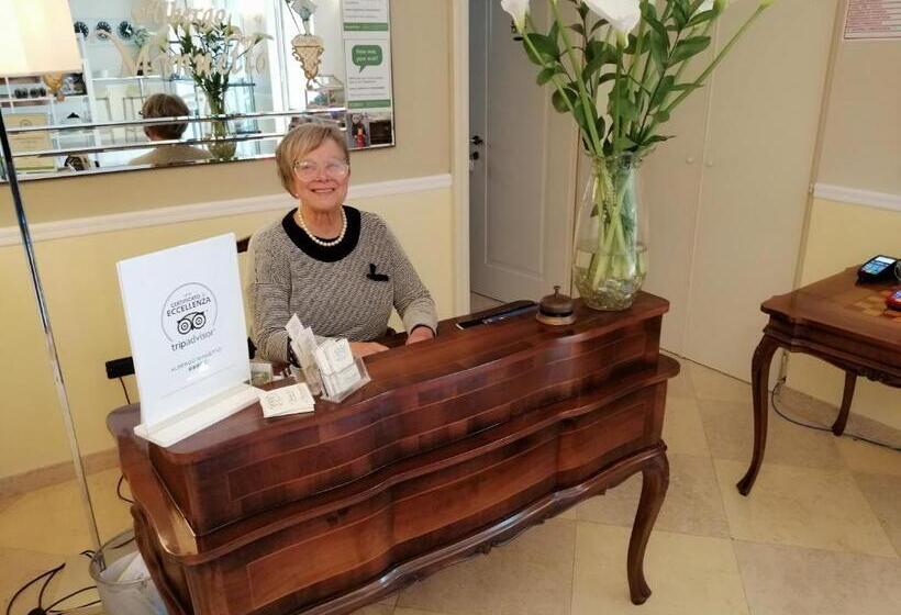 호텔 Albergo Minuetto