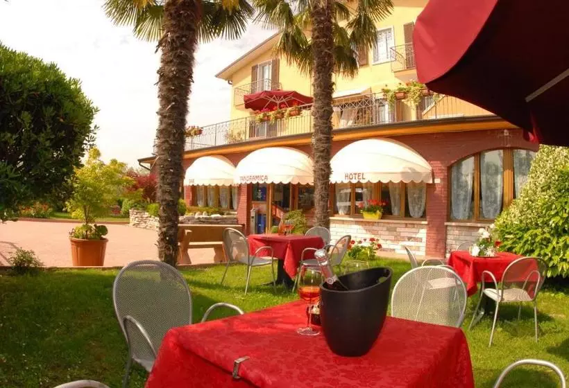 Hotelli Albergo Panoramica