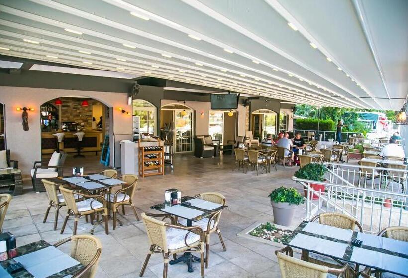 ホテル Chateau De Ville