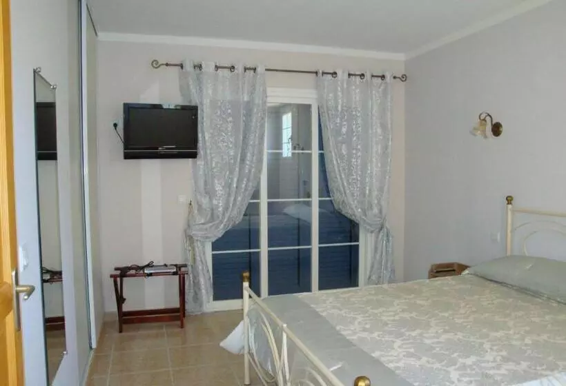 Hotelli Hôtel Camparellu