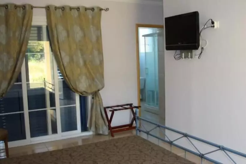 Hotelli Hôtel Camparellu