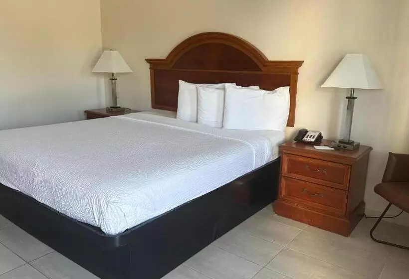 Motelli Carom Inn Denham Springs  Baton Rouge