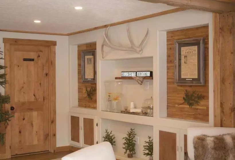 モーテル The Evergreen