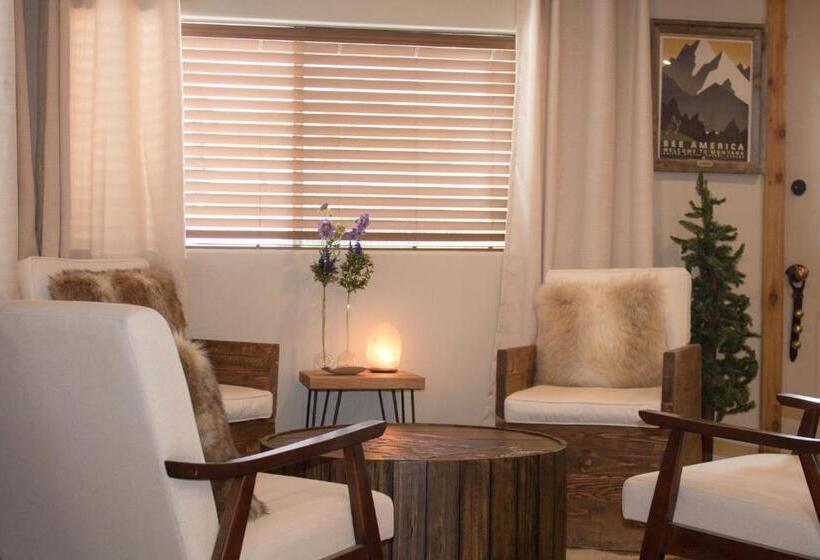 فندق على الطريق The Evergreen