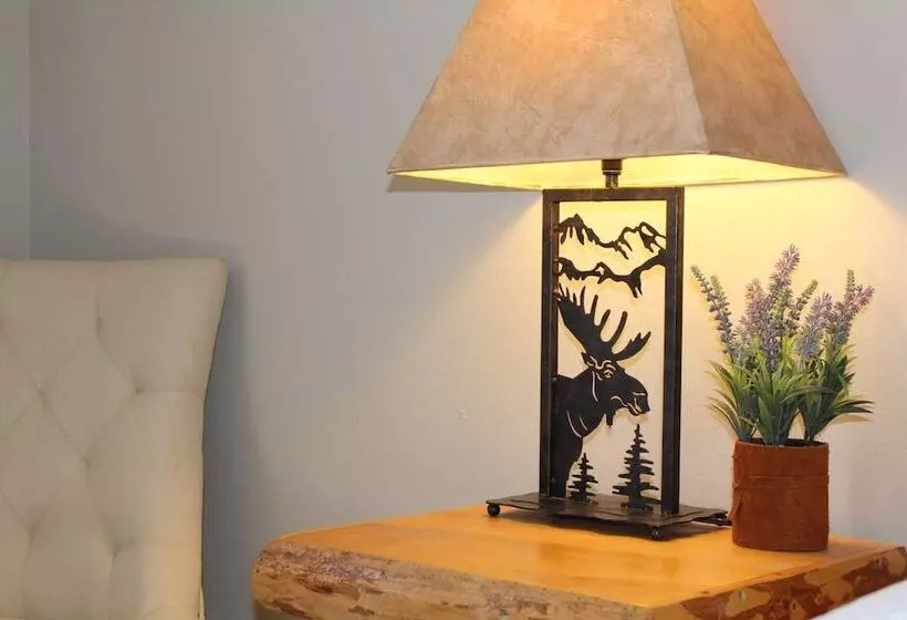 モーテル The Evergreen