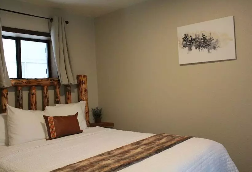 モーテル The Evergreen