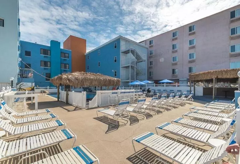 Oceanic Hotel & Barefoot Tiki Bar