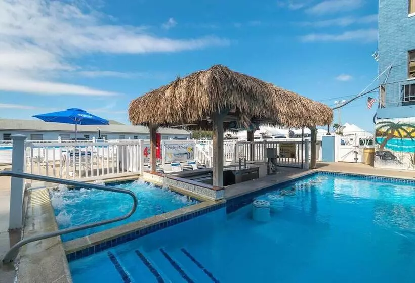 Oceanic Hotel & Barefoot Tiki Bar