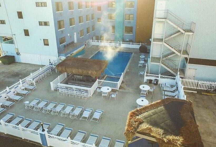 Oceanic Hotel & Barefoot Tiki Bar