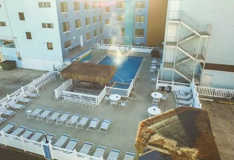 Oceanic Hotel & Barefoot Tiki Bar
