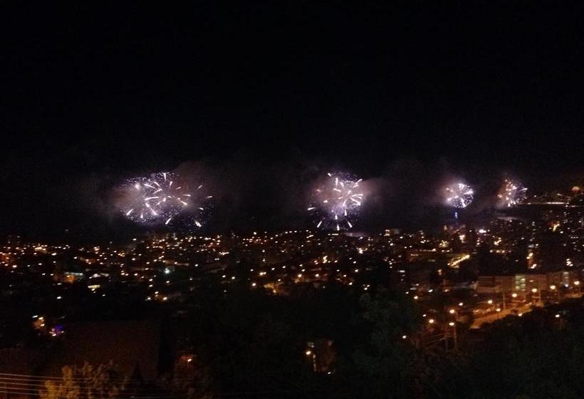 تختخواب و صبحانه My Father S House Bed