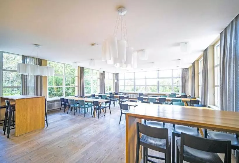 Cransmontana Youth Hostel