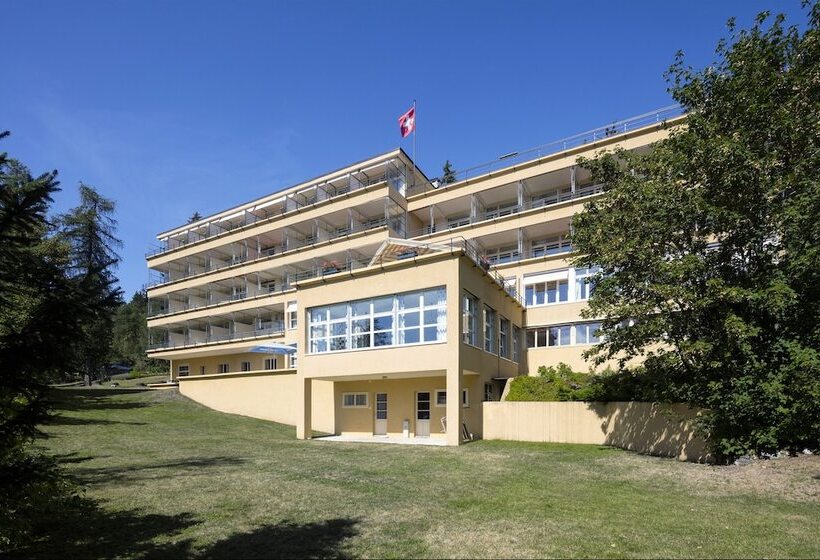 Cransmontana Youth Hostel