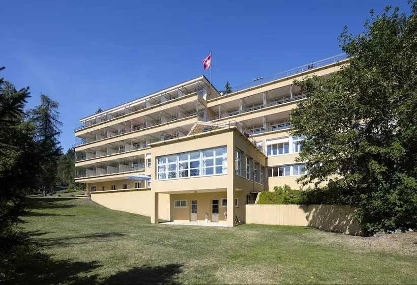 Cransmontana Youth Hostel