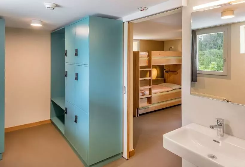 Cransmontana Youth Hostel