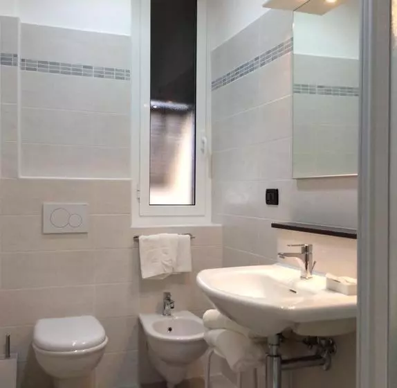 Hotelli Albergo Fiorenza & Banksia Meublè
