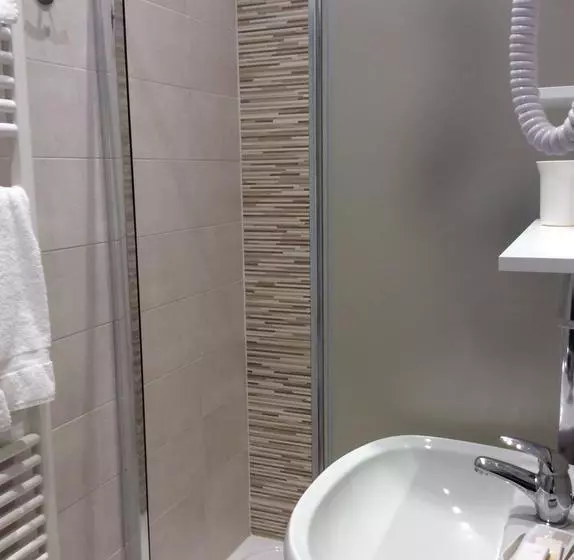 Hotelli Albergo Fiorenza & Banksia Meublè