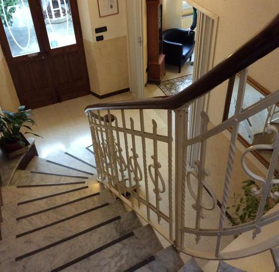 호텔 Albergo Fiorenza & Banksia Meublè