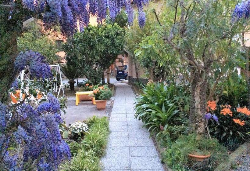 호텔 Albergo Fiorenza & Banksia Meublè