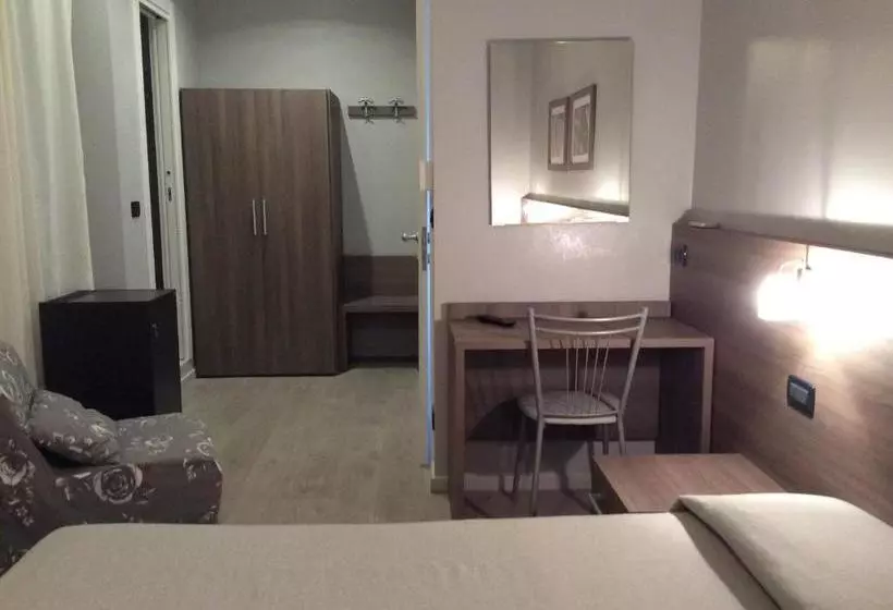 Hotelli Albergo Fiorenza & Banksia Meublè