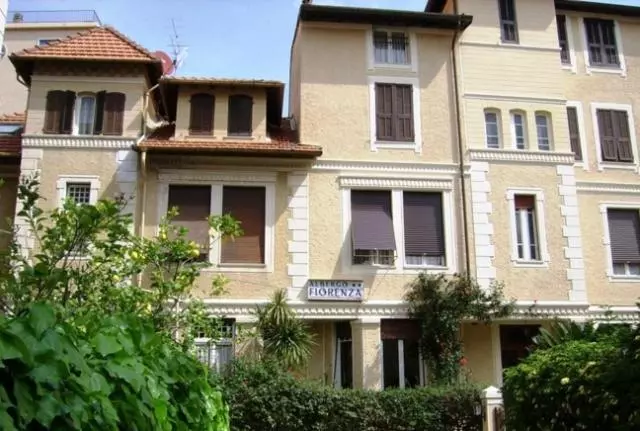 Hotelli Albergo Fiorenza & Banksia Meublè