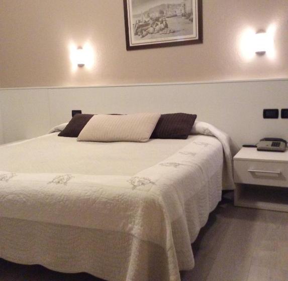 호텔 Albergo Fiorenza & Banksia Meublè