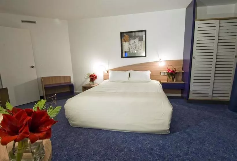 Hotelli Canal Suites By Popinns