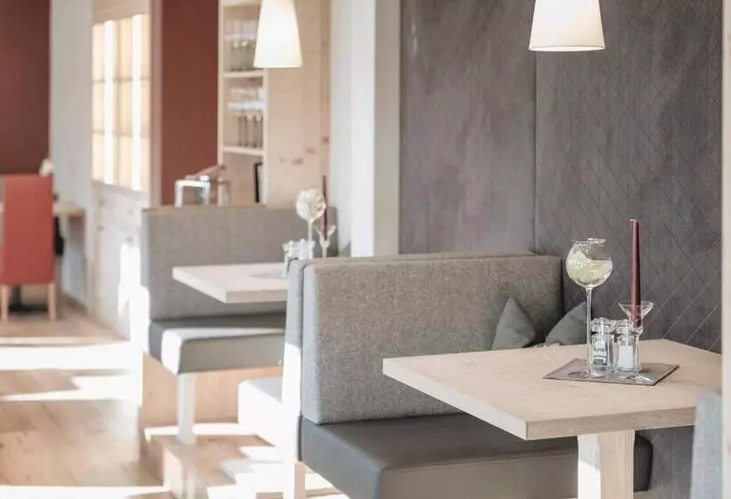 هتل Der Greil   Wein & Gourmet