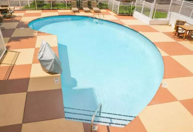 هتل Holiday Inn Express Pigeon Forge – Sevierville, An Ihg