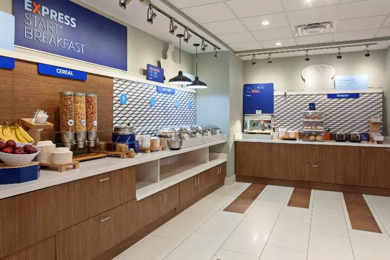 ホテル Holiday Inn Express & Suites San Antonio North Windcrest, An Ihg