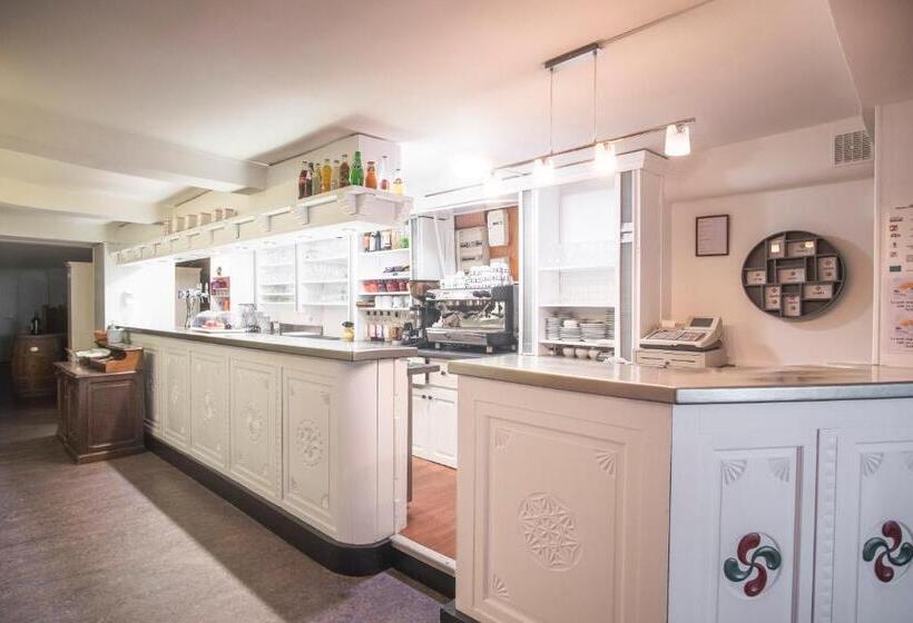 فندق Hôtel Itzalpea