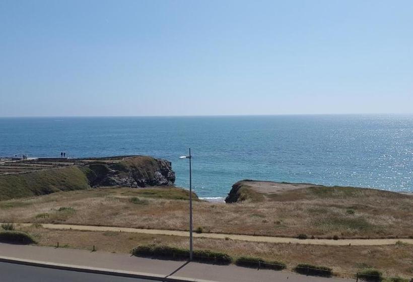 ホテル La Corniche