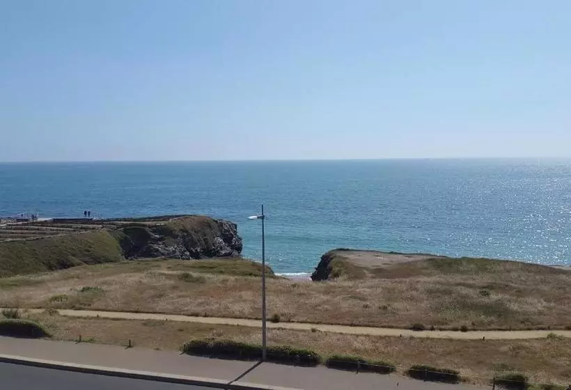 ホテル La Corniche