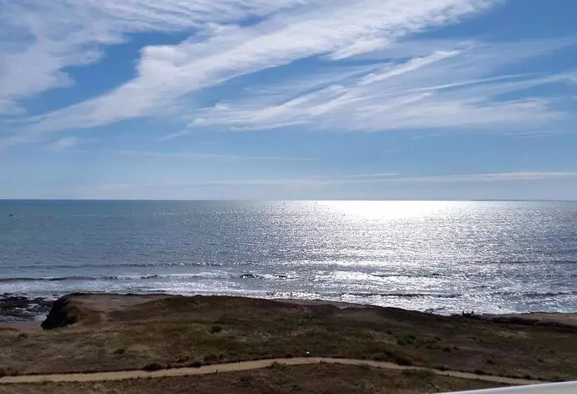 ホテル La Corniche