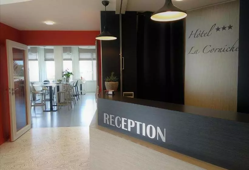ホテル La Corniche