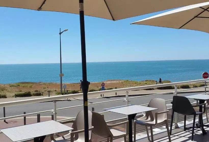 ホテル La Corniche