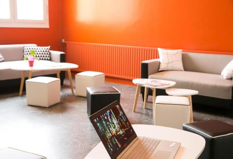 ホテル La Corniche