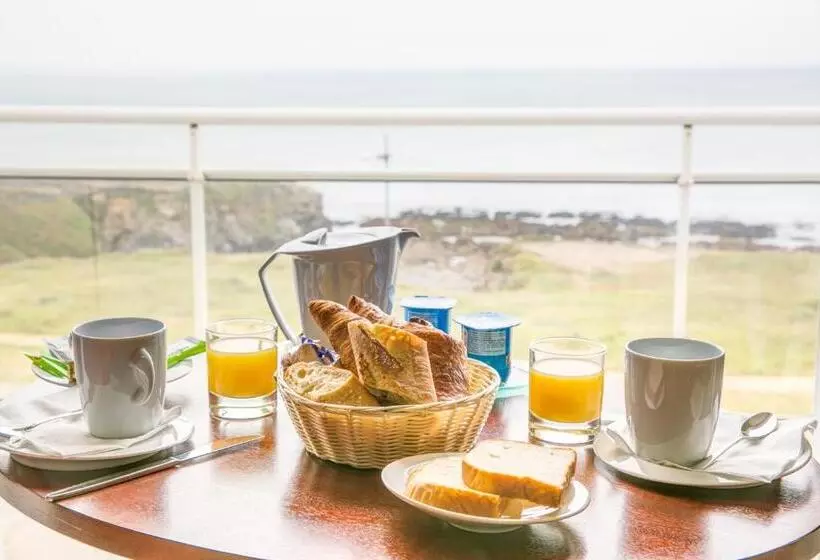 ホテル La Corniche