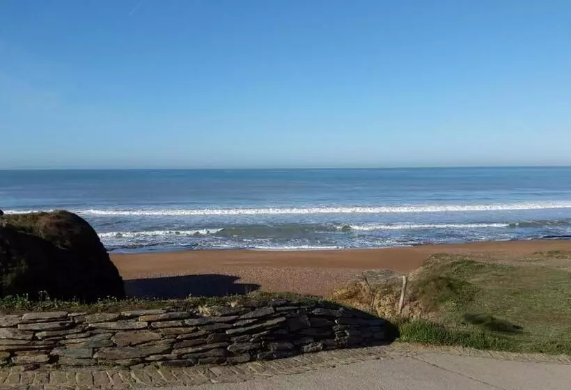 ホテル La Corniche