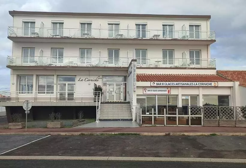 ホテル La Corniche