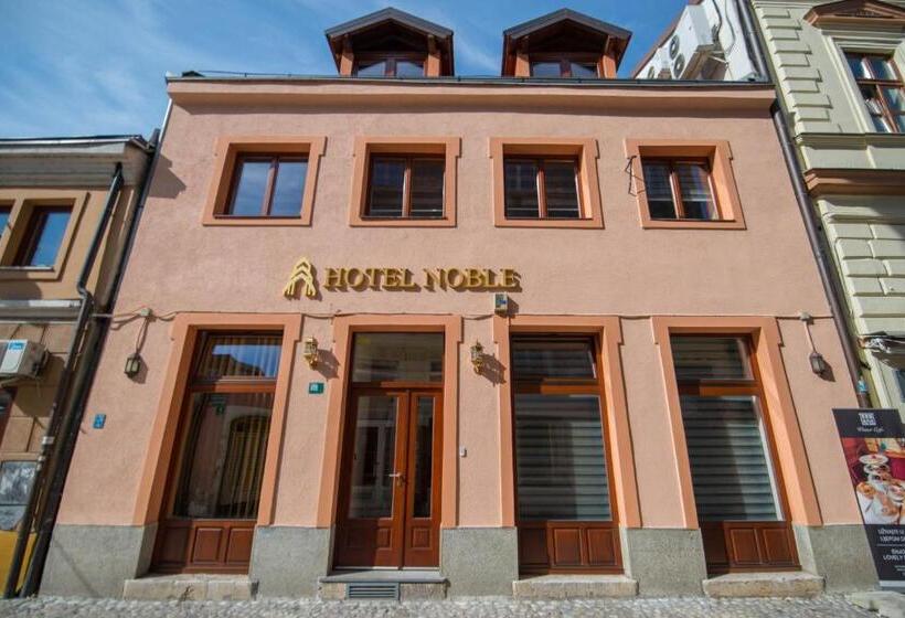هتل Noble