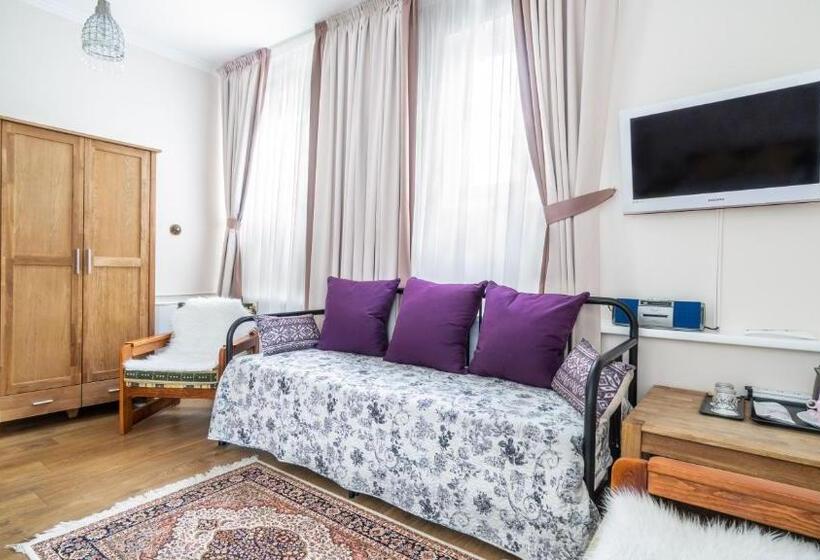 هتل Parus Boutique