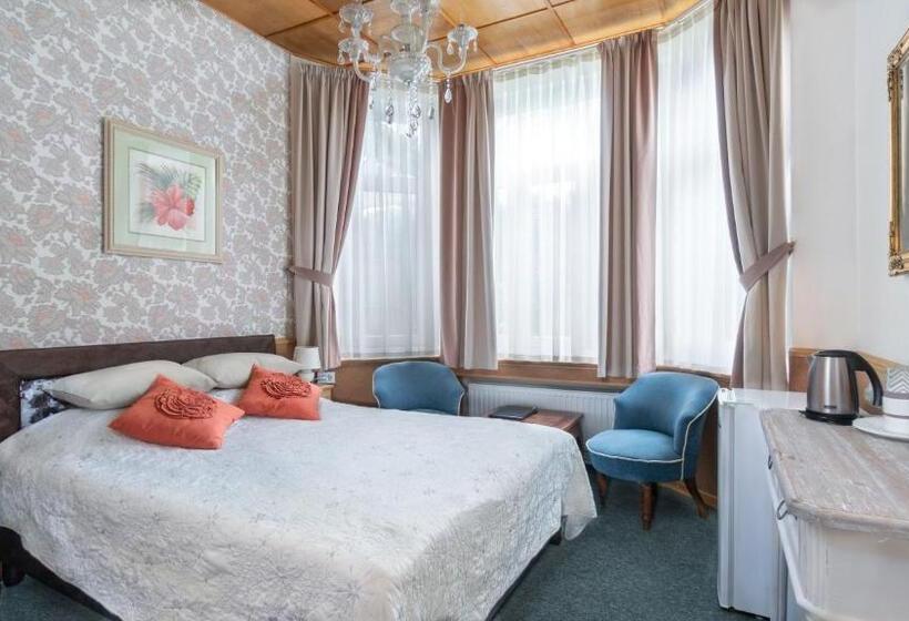 هتل Parus Boutique