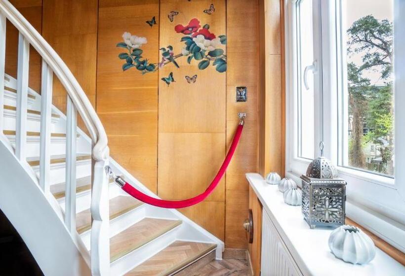 هتل Parus Boutique