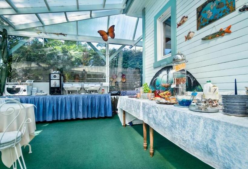 هتل Parus Boutique