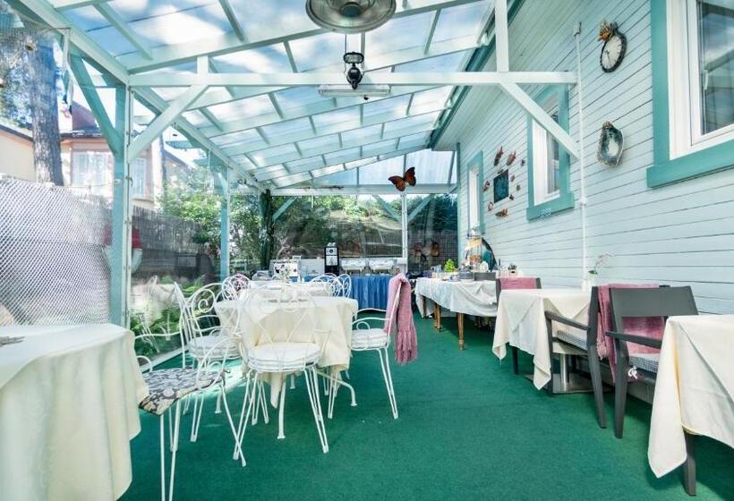 هتل Parus Boutique