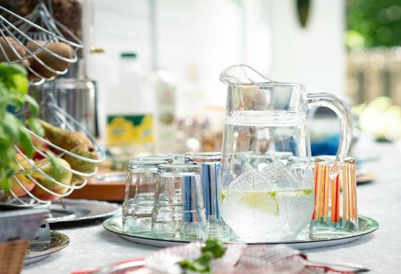 هتل Parus Boutique