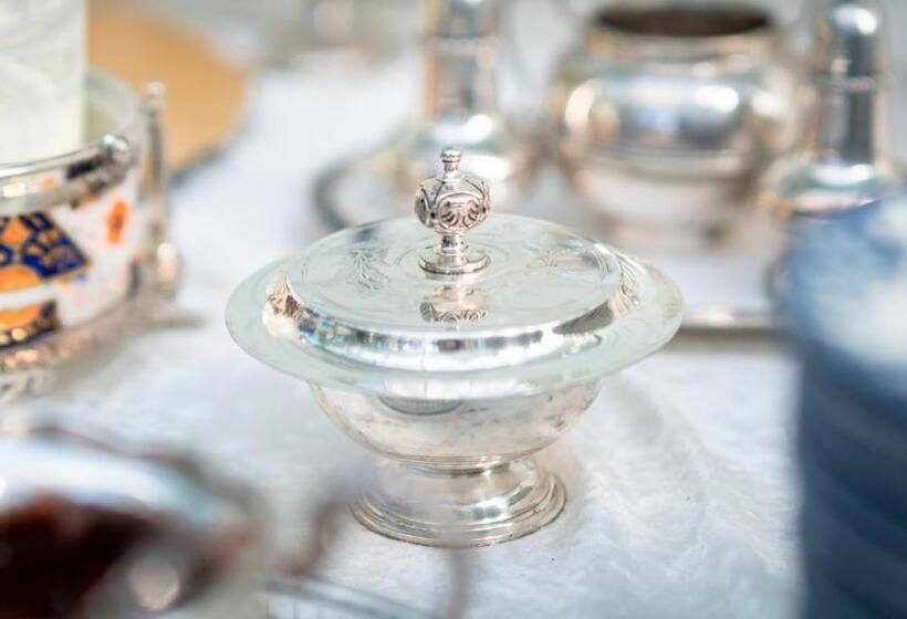 هتل Parus Boutique