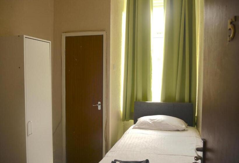 هتل The Stone House